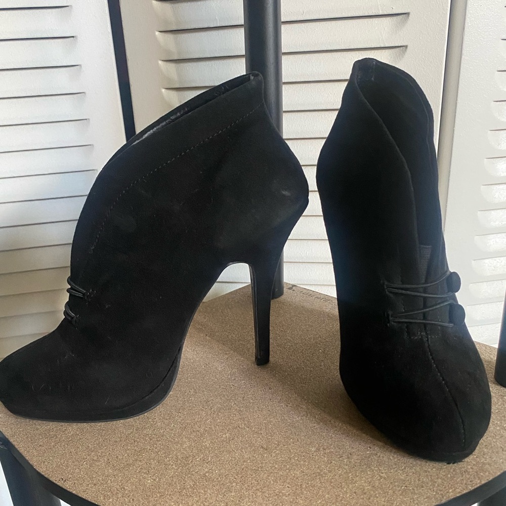 Apt.9. Booties